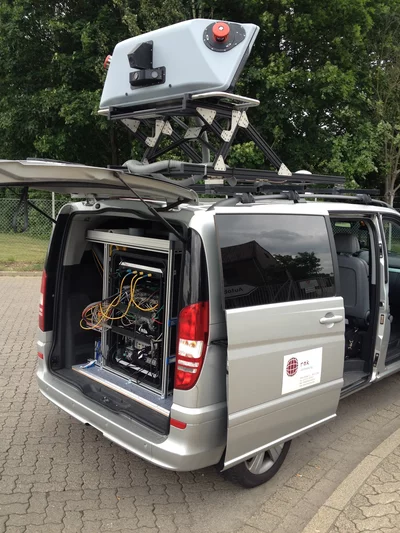 Fahrzeug mit Trimble MX8 Aufbau.